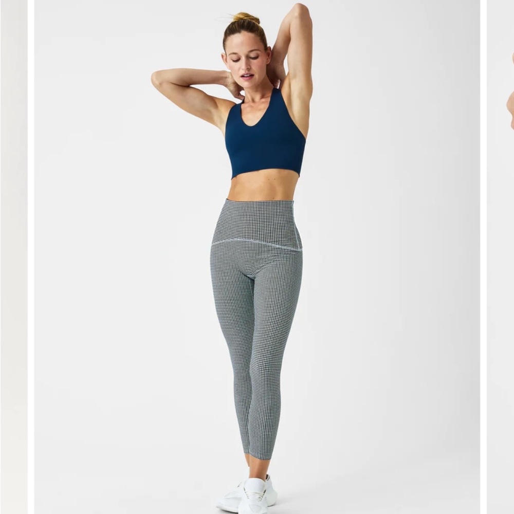 Spanx- Booty Boost® Active Houndstooth
Leggings